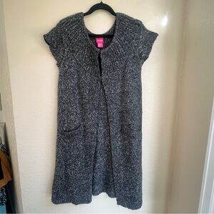 Cozy Gray Knit, short sleeve, long Cardigan size small, fits a medium